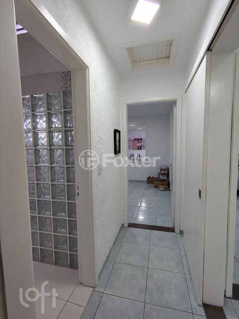 Image 6 - 875588