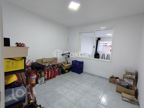 Image 7 - 875588