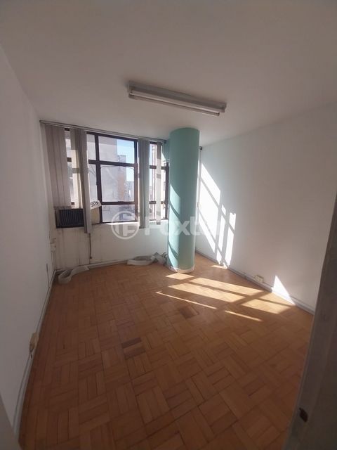 Image 2 - 875592
