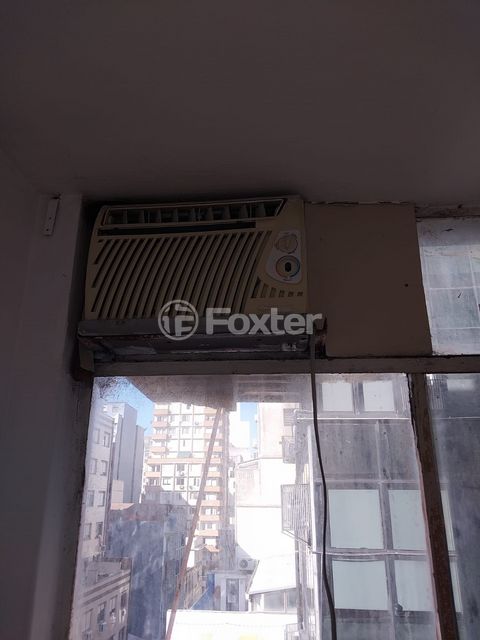 Image 4 - 875592