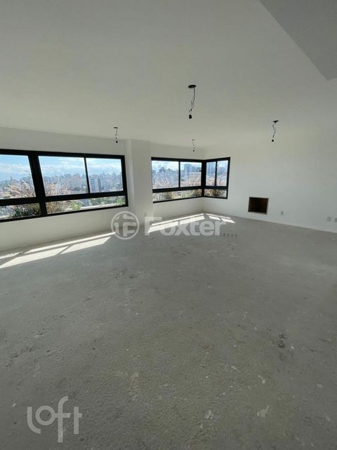 Image 7 - 875608