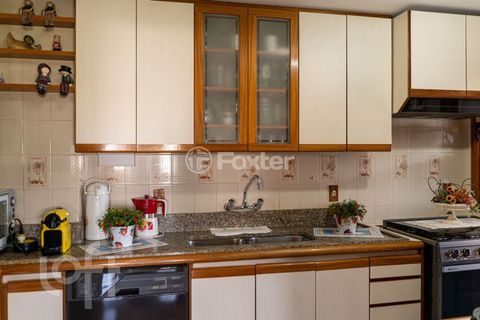 Image 12 - 875616