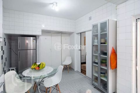 Image 7 - 875618