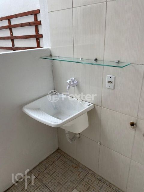 Image 8 - 875627