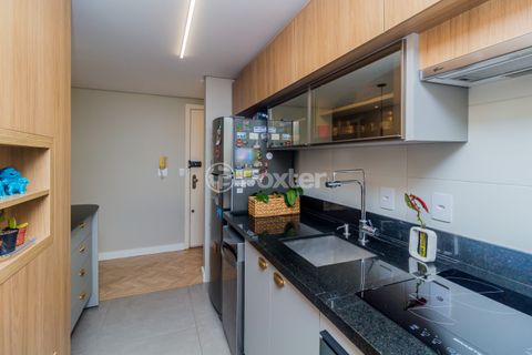 Image 14 - 875633