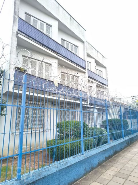 Image 11 - 875634