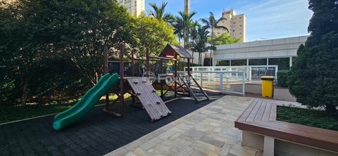 Image 13 - 875638