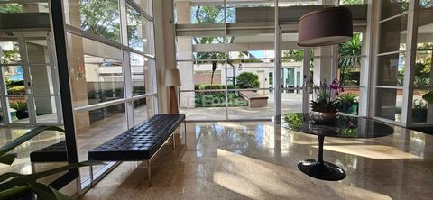 Image 6 - 875638