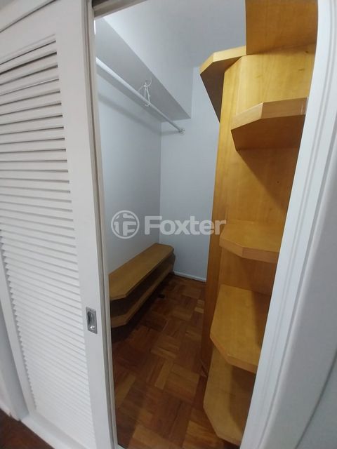 Image 9 - 875646
