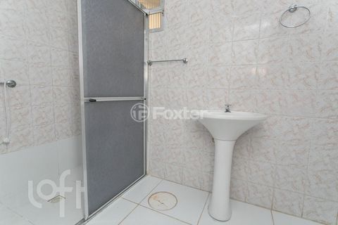 Image 7 - 875668