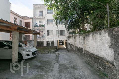Image 12 - 875668