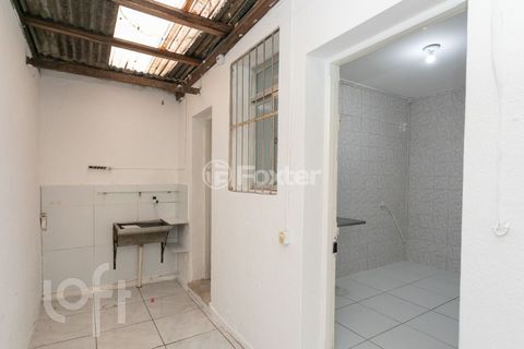 Image 10 - 875668