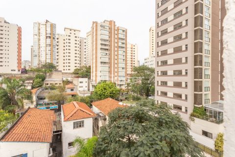 Image 13 - 875672