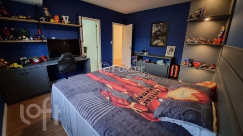 Image 9 - 875683