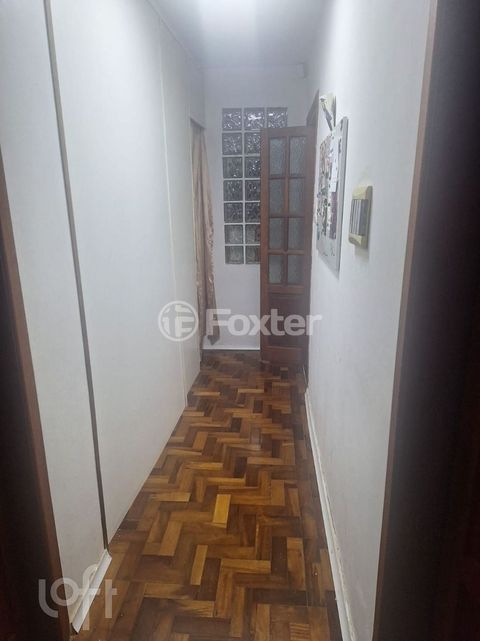 Image 10 - 875684