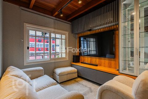 Image 7 - 875690