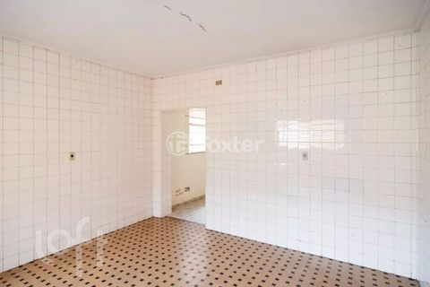 Image 6 - 875694