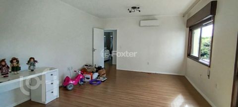 Image 1 - 875696