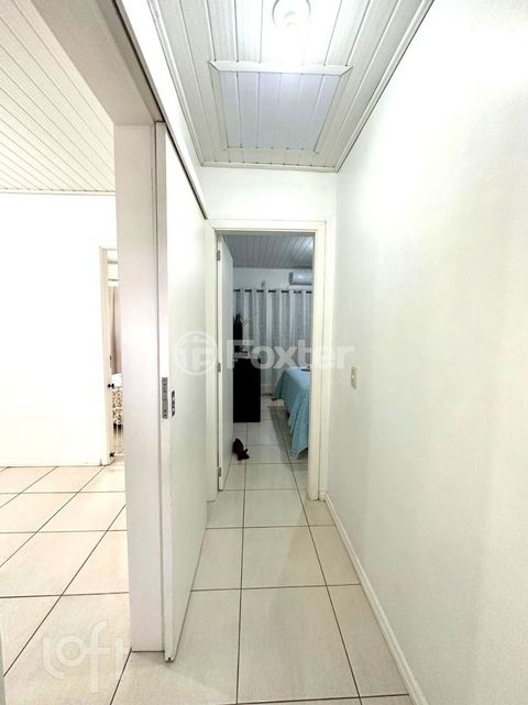 Image 9 - 875698