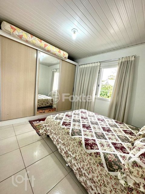 Image 8 - 875698