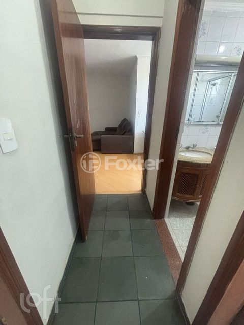 Image 7 - 875707