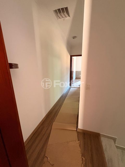 Image 11 - 875708