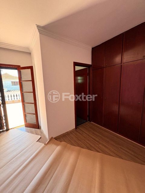 Image 7 - 875708