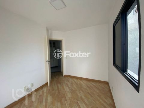Image 7 - 875711