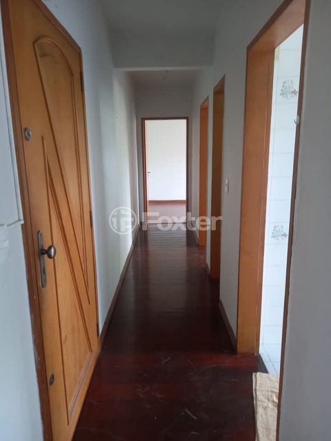 Image 4 - 875712