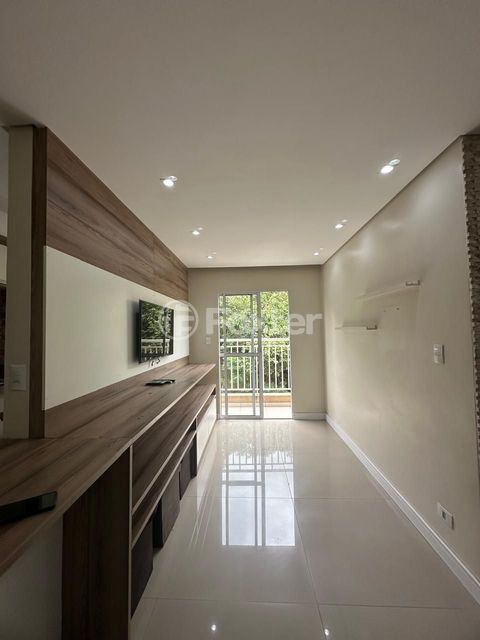 Image 1 - 875716