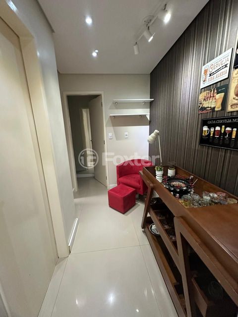 Image 7 - 875716