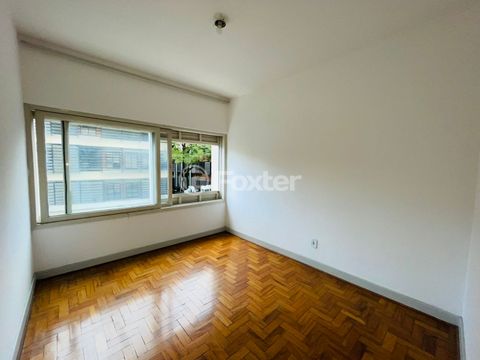 Image 7 - 875718