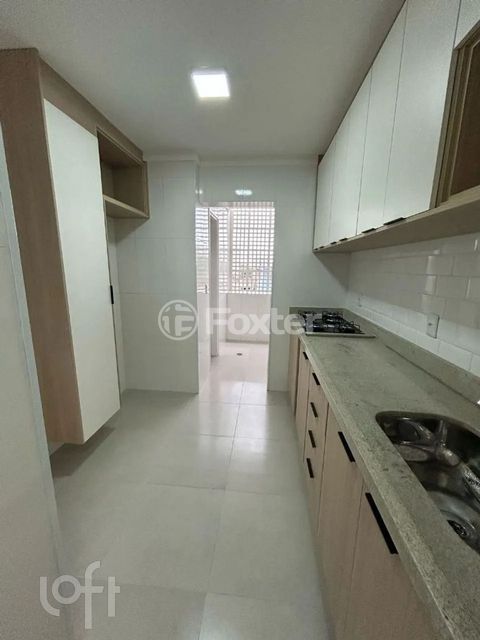 Image 10 - 875733