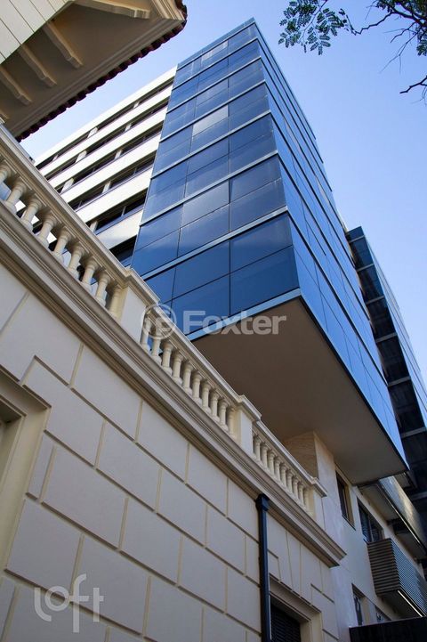 Image 8 - 875734