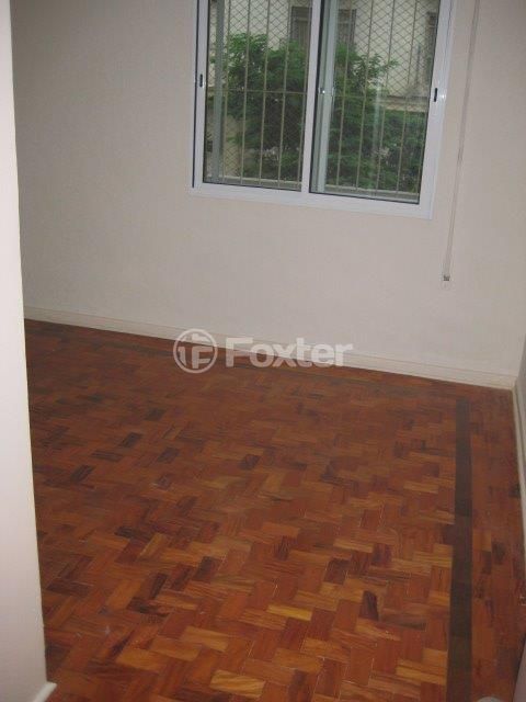 Image 7 - 875735