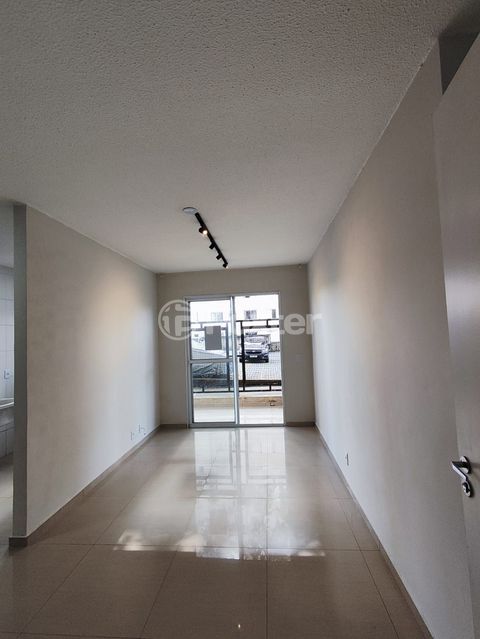 Image 1 - 875737