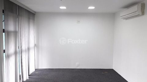 Image 10 - 875816