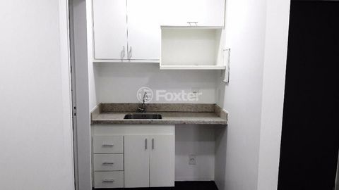 Image 8 - 875816