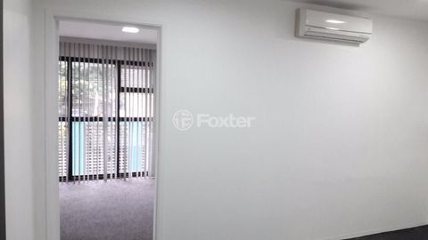 Image 4 - 875816