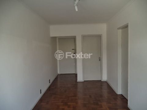 Image 3 - 875817