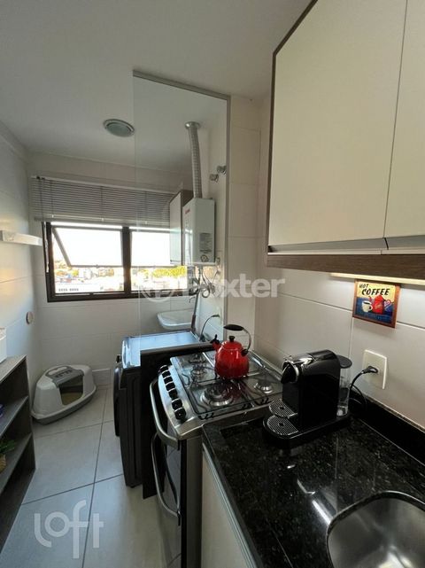 Image 4 - 875823