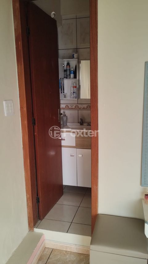 Image 7 - 875831