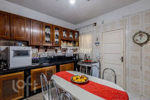 Image 9 - 875837