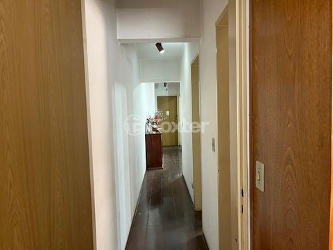 Image 8 - 875855