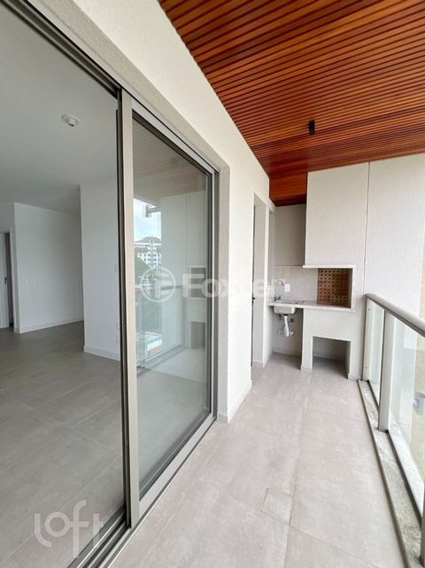 Image 7 - 875863