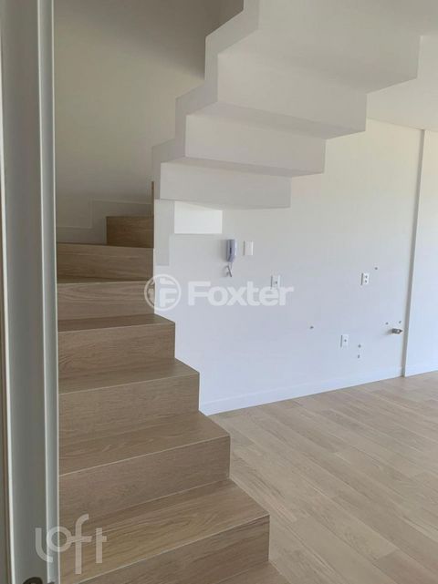 Image 4 - 875863