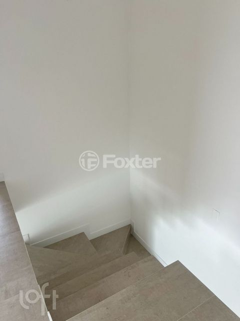 Image 19 - 875863