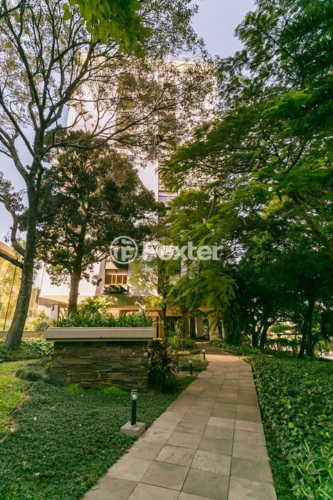 Image 1 - 875881