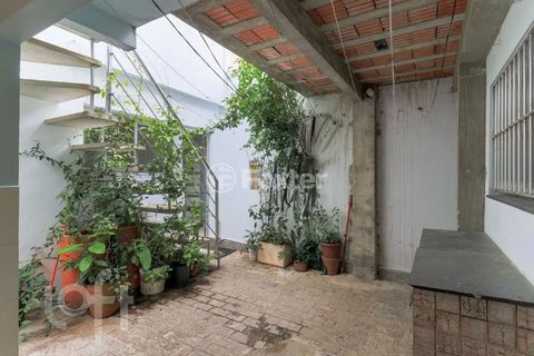 Image 5 - 875884