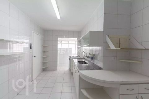 Image 13 - 875889